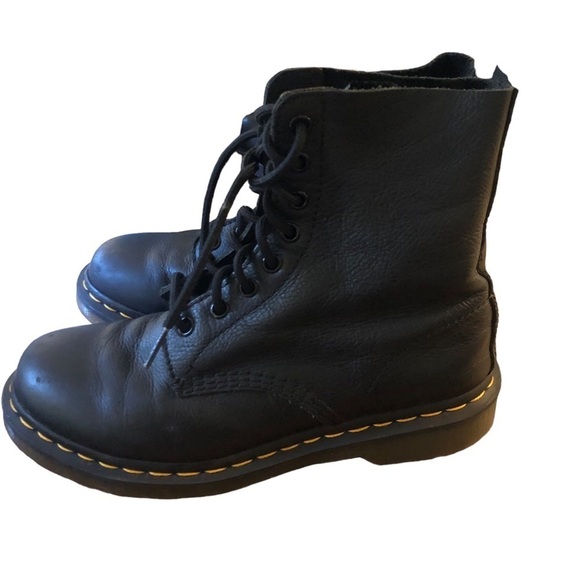 Doc Martens Airwair Moto Combat Boot Sz. 8 Black Leather Lace Up #1460 8-Eye - Picture 1 of 8